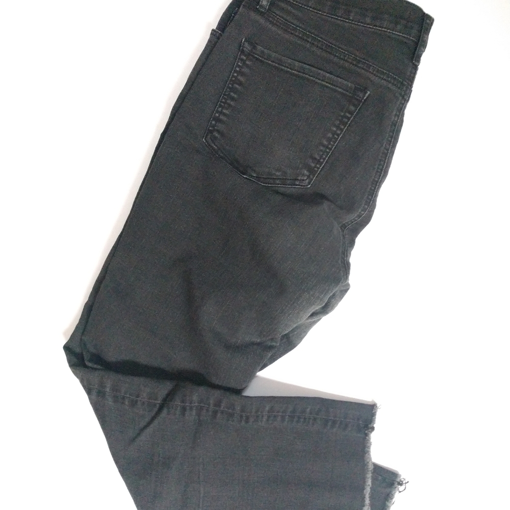 LOFT cut off Black Skinny Pant